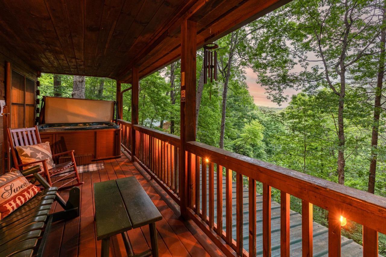Secluded Sunrise Ridge-10 Min From Blue Ridge, King Beds, Hot Tub, 2 Porches, Fireplace Wood Burning, Mountain View, Cozy 外观 照片