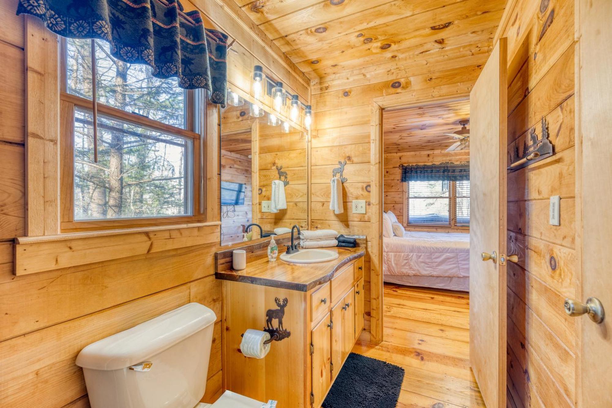Secluded Sunrise Ridge-10 Min From Blue Ridge, King Beds, Hot Tub, 2 Porches, Fireplace Wood Burning, Mountain View, Cozy 外观 照片